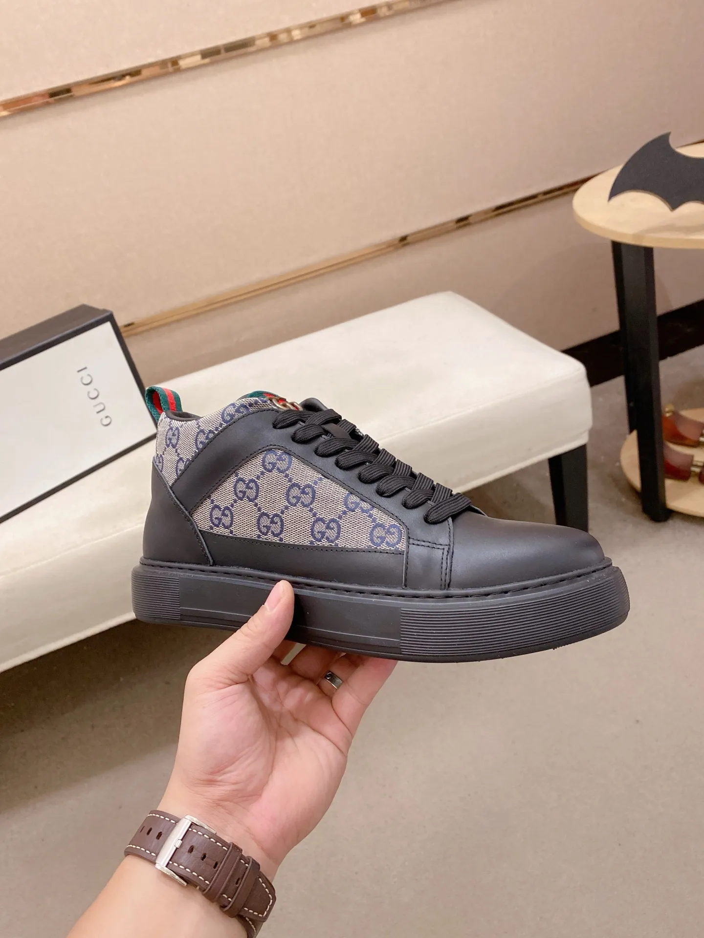 Men's clothing and shoes💰: 462💰 (GUCCI) The latest model from the official website🎁🎁Casual and fashionable men's shoes👟, hot style💥The style is simple and elegant, exclusive for trendy men. Unique official website's latest brand elements👑original Gucci decoration, fashionable and generous, the fabric is original cowhide ✅sheepskin lining, the official website specifies wear-resistant casual outsole, the classic model is taken in kind at the counter🎬38-44 (can be customized for 45 non-refundable)
